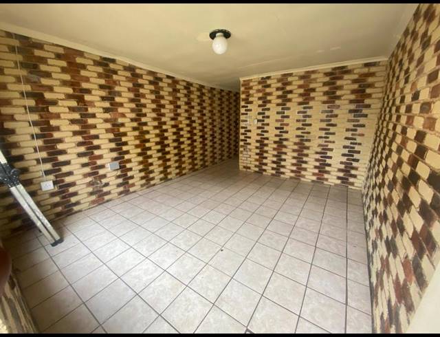 12 BEDROOM HOUSE FOR SALE IN BRAKPAN CENTRAL